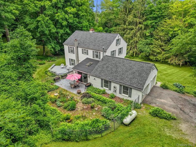 40 Harmony Road, Pawling, NY 12564