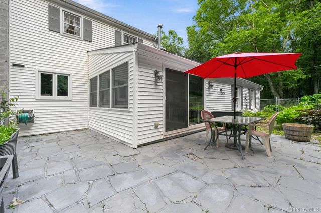 40 Harmony Road, Pawling, NY 12564