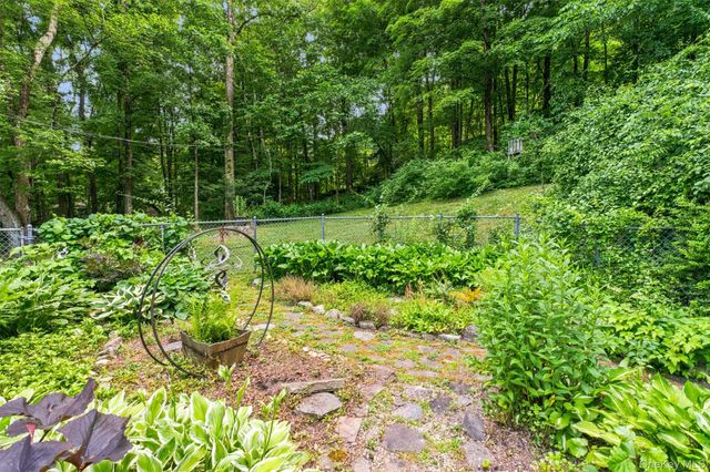 40 Harmony Road, Pawling, NY 12564
