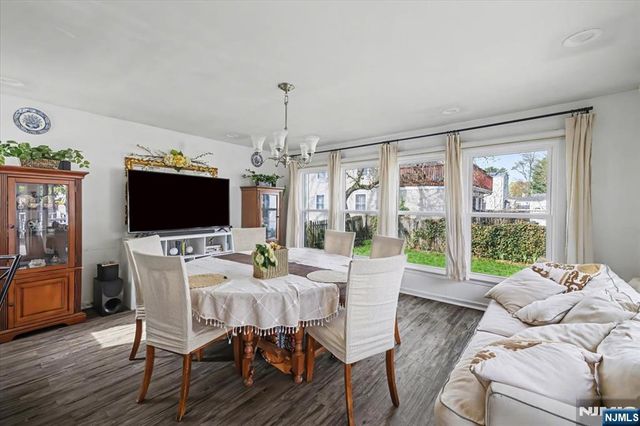 198 Roosevelt Avenue, Bergenfield, NJ 07621