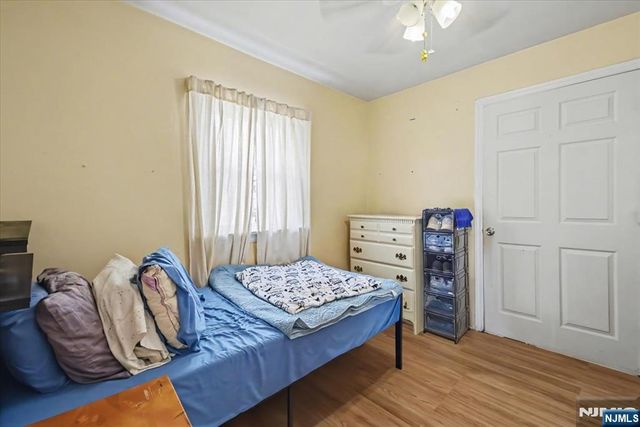 198 Roosevelt Avenue, Bergenfield, NJ 07621