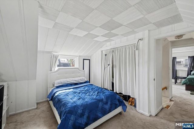 198 Roosevelt Avenue, Bergenfield, NJ 07621