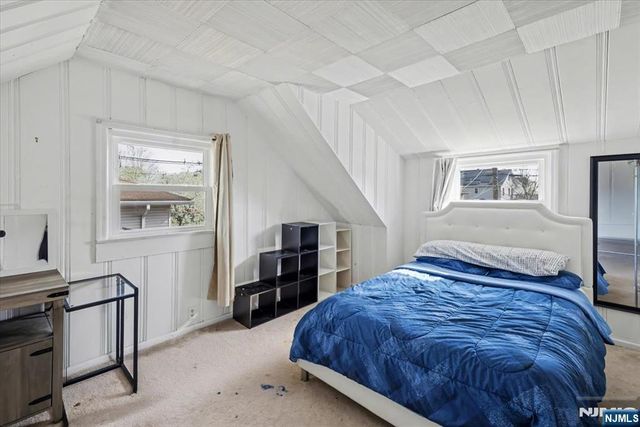 198 Roosevelt Avenue, Bergenfield, NJ 07621