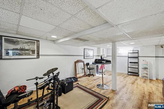 198 Roosevelt Avenue, Bergenfield, NJ 07621