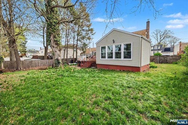 198 Roosevelt Avenue, Bergenfield, NJ 07621