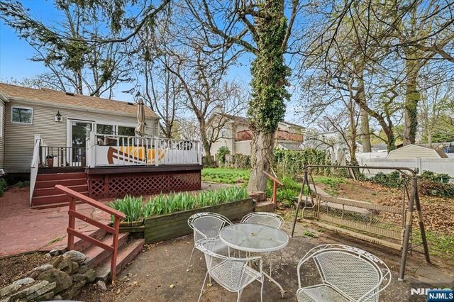 198 Roosevelt Avenue, Bergenfield, NJ 07621