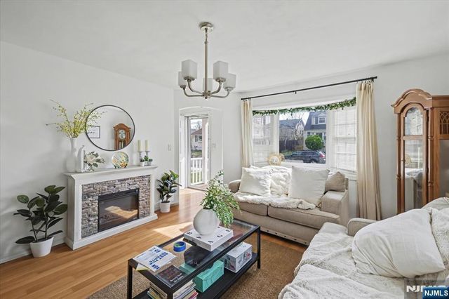 198 Roosevelt Avenue, Bergenfield, NJ 07621