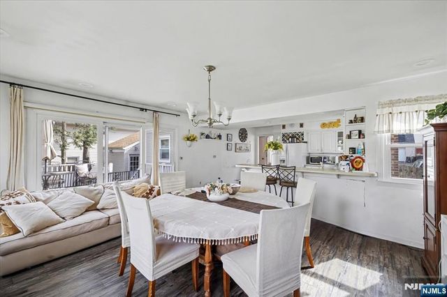 198 Roosevelt Avenue, Bergenfield, NJ 07621