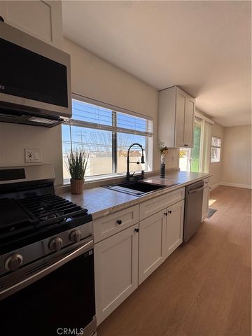 1734 Prospect Ave B, Hermosa Beach, CA 90254