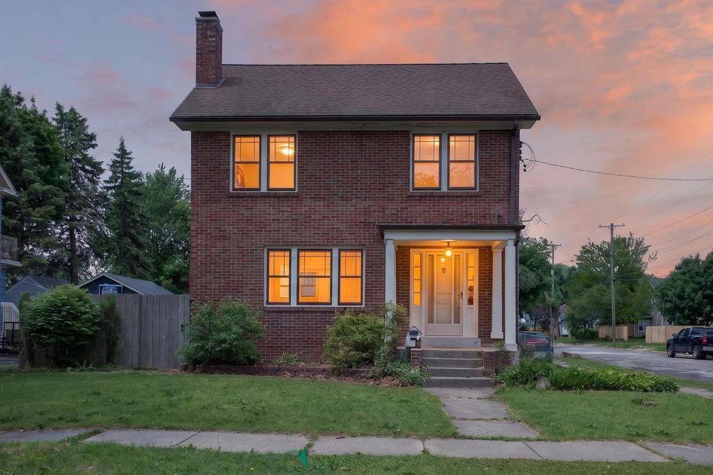716 Sixth Street, Jackson City, MI 49203