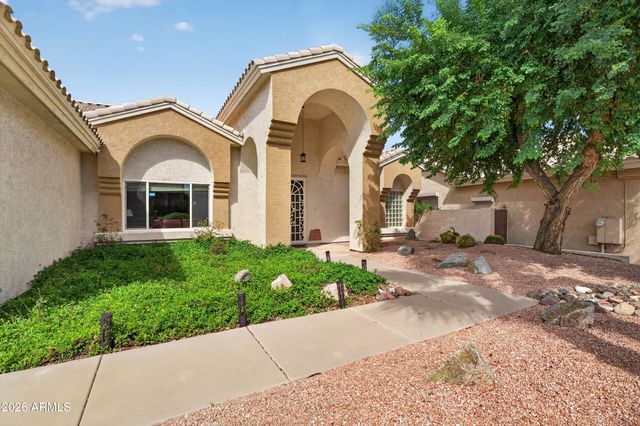 2734 E VISTA Drive, Phoenix, AZ 85032