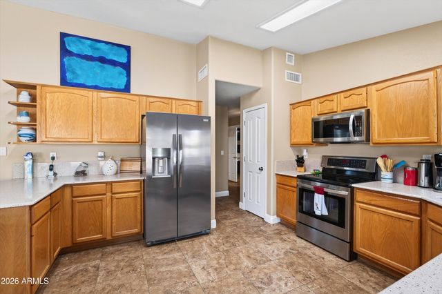 2734 E VISTA Drive, Phoenix, AZ 85032
