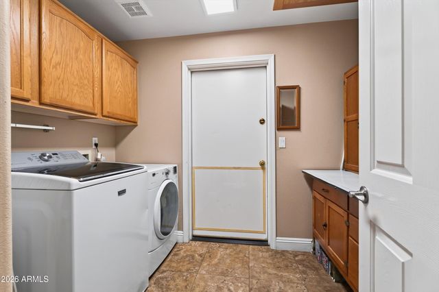 2734 E VISTA Drive, Phoenix, AZ 85032