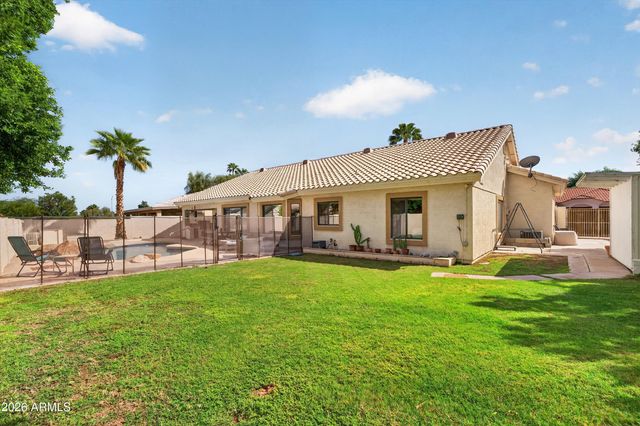 2734 E VISTA Drive, Phoenix, AZ 85032