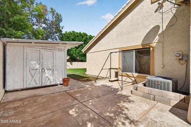 2734 E VISTA Drive, Phoenix, AZ 85032