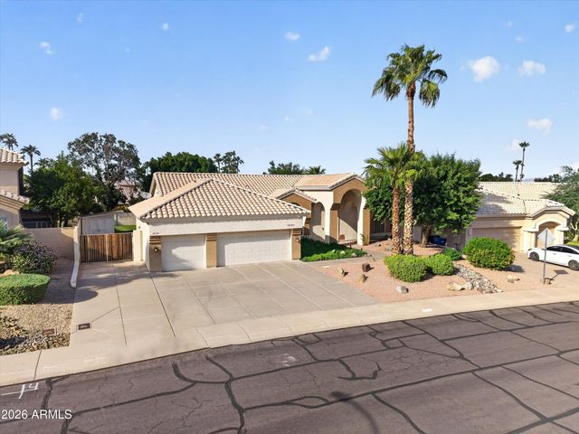 2734 E VISTA Drive, Phoenix, AZ 85032