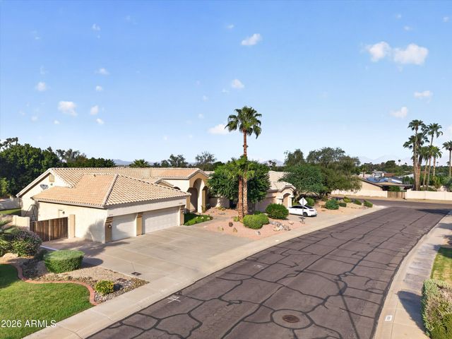 2734 E VISTA Drive, Phoenix, AZ 85032