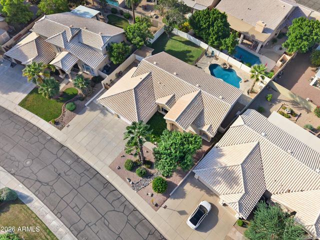 2734 E VISTA Drive, Phoenix, AZ 85032