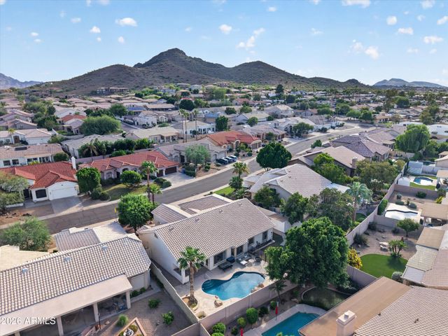 2734 E VISTA Drive, Phoenix, AZ 85032