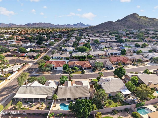 2734 E VISTA Drive, Phoenix, AZ 85032