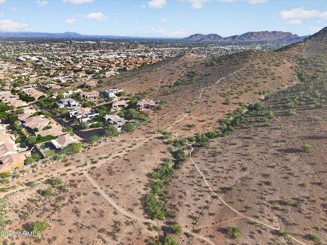2734 E VISTA Drive, Phoenix, AZ 85032
