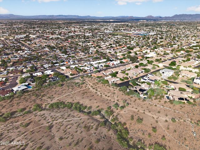 2734 E VISTA Drive, Phoenix, AZ 85032