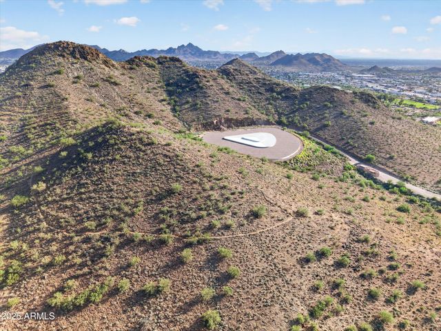 2734 E VISTA Drive, Phoenix, AZ 85032