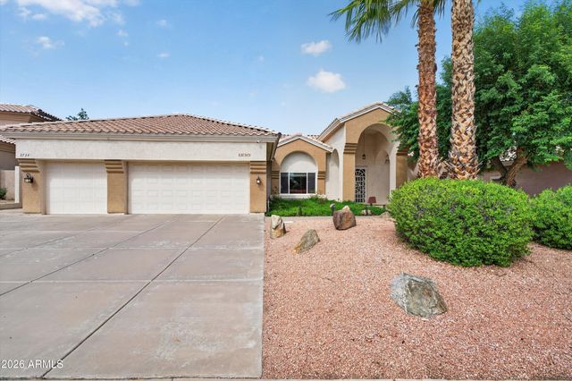 2734 E VISTA Drive, Phoenix, AZ 85032