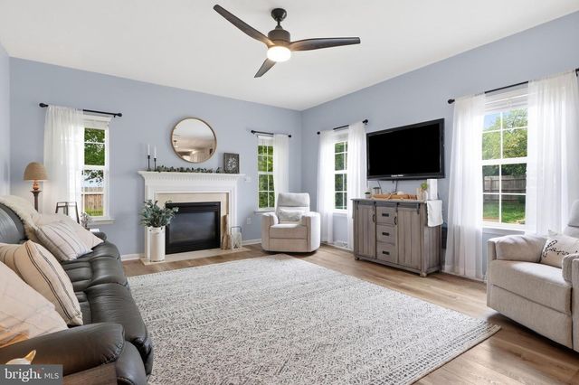 235 N ALLWOOD DR, Hanover, PA 17331