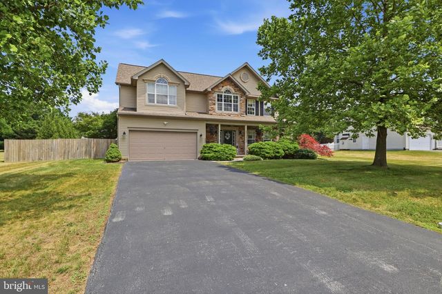 235 N ALLWOOD DR, Hanover, PA 17331