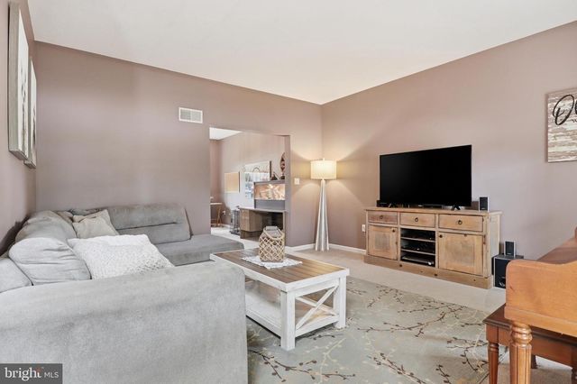 235 N ALLWOOD DR, Hanover, PA 17331