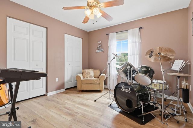 235 N ALLWOOD DR, Hanover, PA 17331