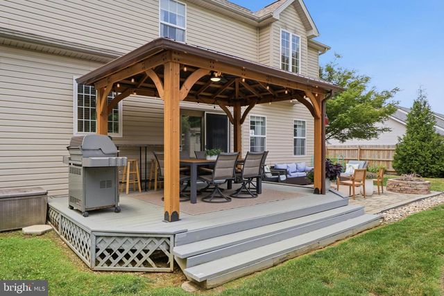235 N ALLWOOD DR, Hanover, PA 17331