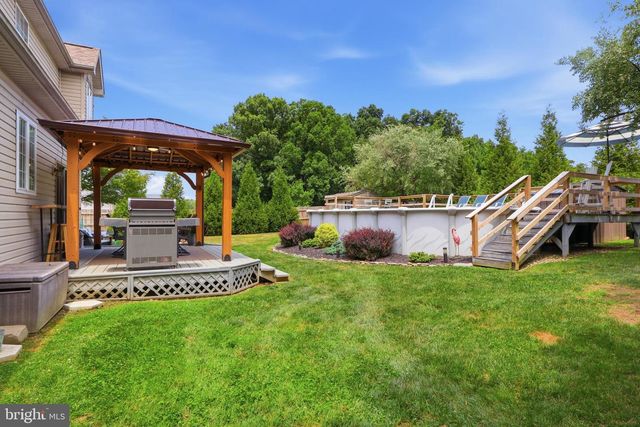 235 N ALLWOOD DR, Hanover, PA 17331