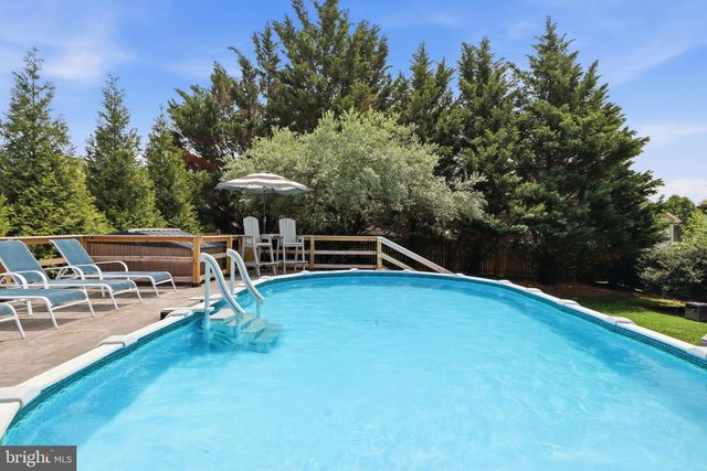 235 N ALLWOOD DR, Hanover, PA 17331