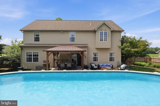 235 N ALLWOOD DR, Hanover, PA 17331