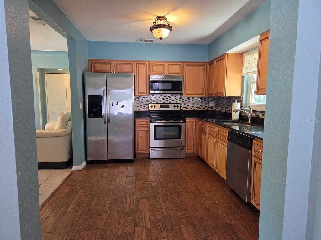 Image 14 of property listing at 5814 20TH AVE S, Gulfport, FL 33707