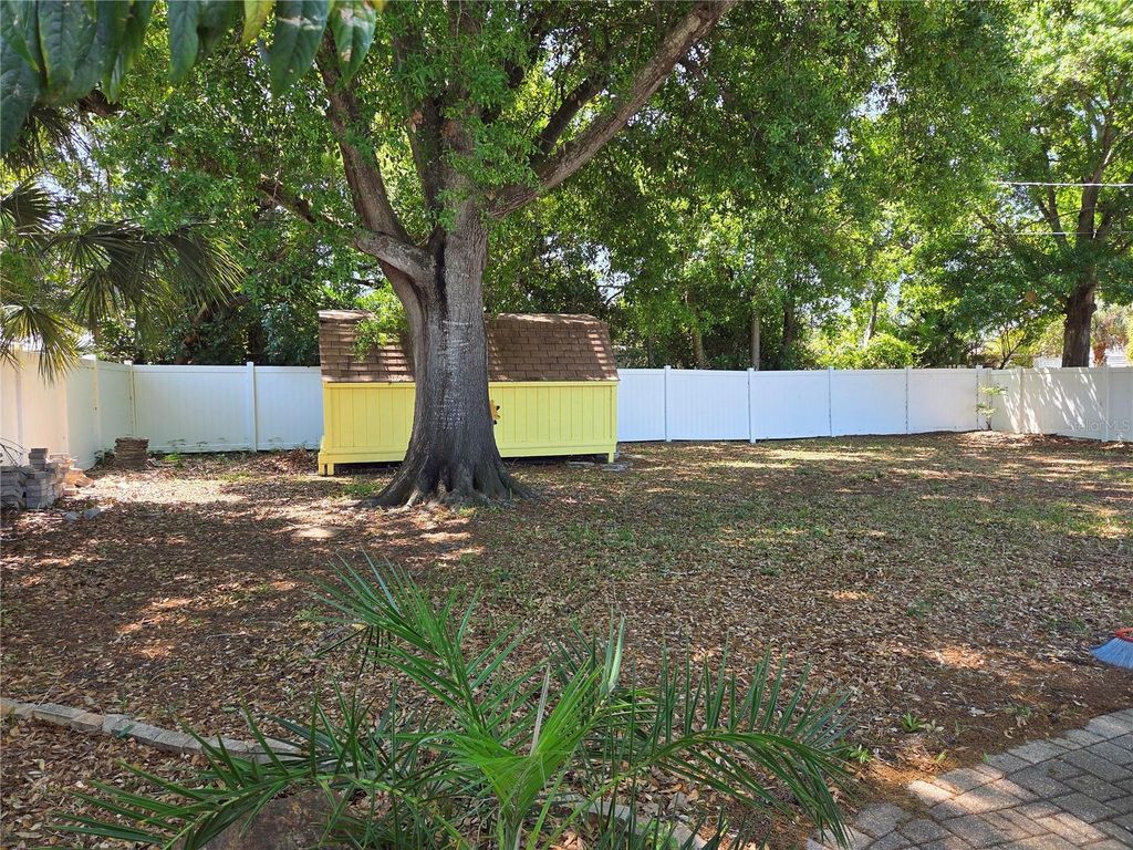 Image 25 of property listing at 5814 20TH AVE S, Gulfport, FL 33707