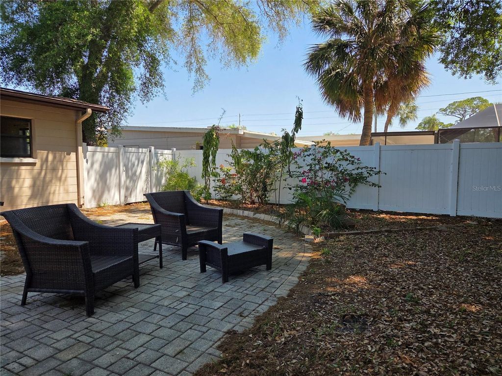 Image 27 of property listing at 5814 20TH AVE S, Gulfport, FL 33707