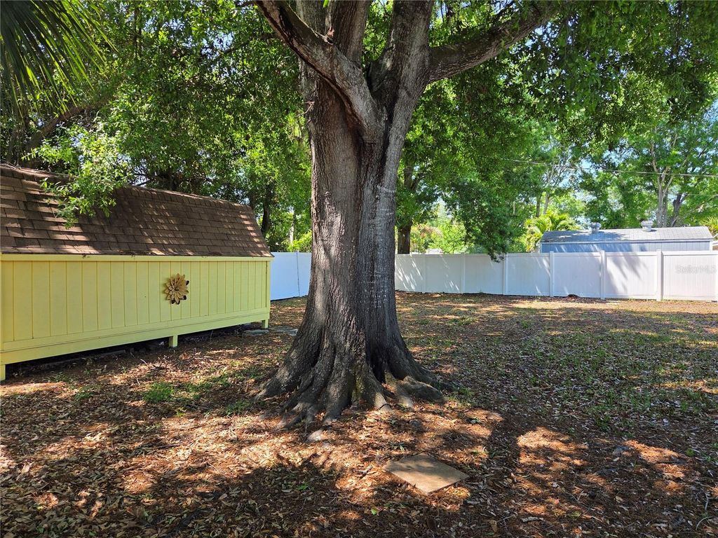 Image 29 of property listing at 5814 20TH AVE S, Gulfport, FL 33707