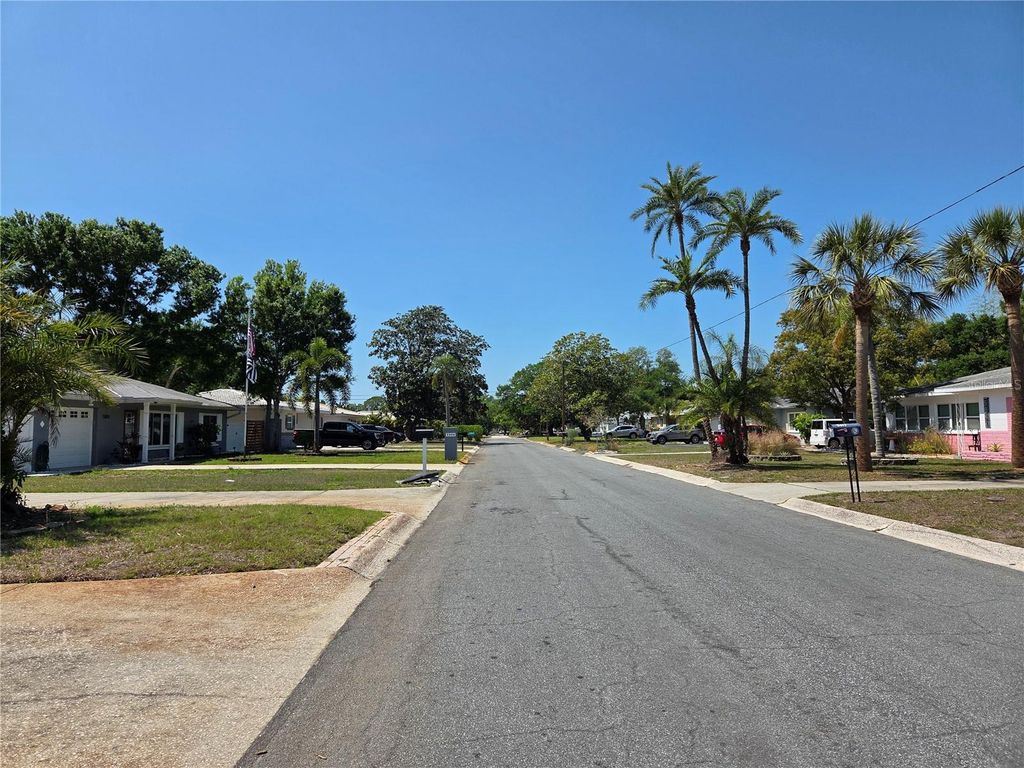 Image 35 of property listing at 5814 20TH AVE S, Gulfport, FL 33707