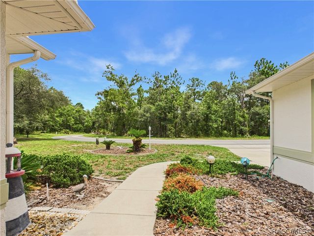 16 E Primula Court, Homosassa, FL 34446