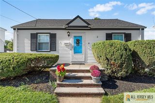 15 Chestnut Street, Edison, NJ 08817