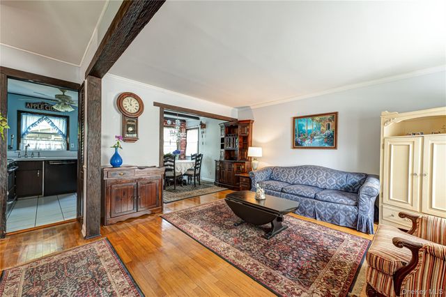 9 Croyden Lane, Hicksville, NY 11801
