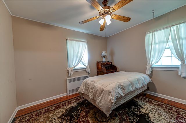 9 Croyden Lane, Hicksville, NY 11801