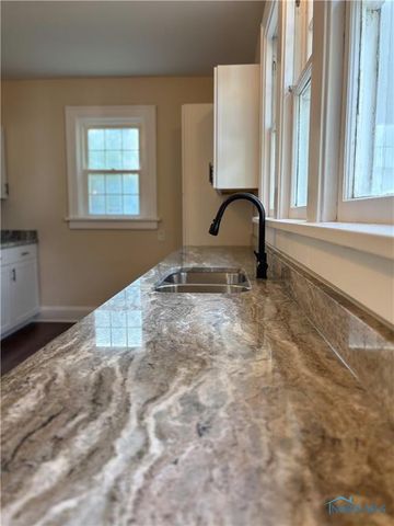 2142 Brookford Drive, Toledo, OH 43614