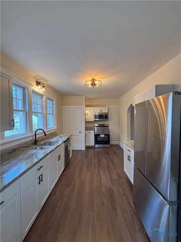 2142 Brookford Drive, Toledo, OH 43614