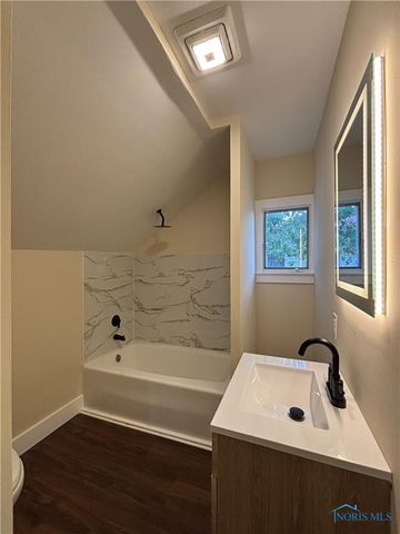 2142 Brookford Drive, Toledo, OH 43614