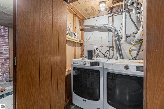 430 Davis Street, Traverse City, MI 49686