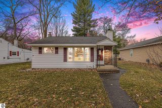430 Davis Street, Traverse City, MI 49686
